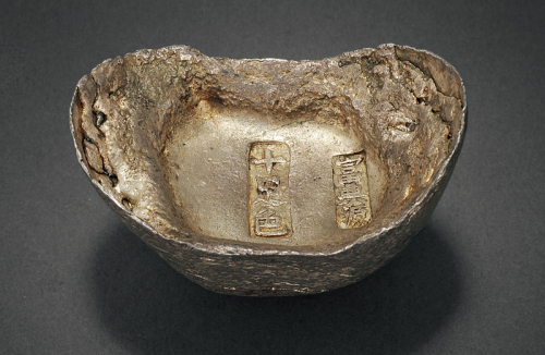 清代河北“富兴源 十足色”十两银锭一枚，重量：373克，银光温润，状态极佳