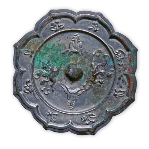 唐镜“仙骑图”一面。直径123mm，厚6mm。方药雨旧藏。