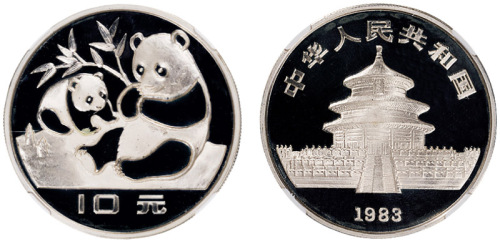 1983年熊猫纪念银币一枚，精制，面值10元，重量27克，成色90%，发行量10000枚，NGC PF68，附证书