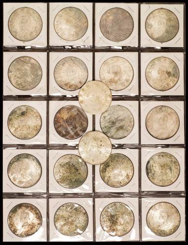 1928年孙中山像开国纪念壹圆银币二十二枚，均原包浆，近未使用至完全未使用品