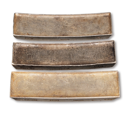 清末民初越南“陈美新”、“徐祥记造”、“徐美丽”船形银条各一枚，重量：365.5克、371.2克、381.0克，品相均佳