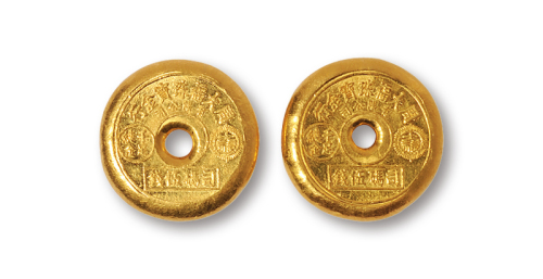 香港“周大福珠宝金行 千足纯金 伍钱”金锭二枚，重量均为：18.73克，品相全美