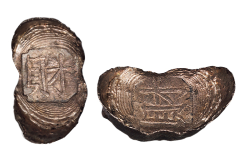 清末“财”字一两小锭一枚，重量：36.4克，原色原光，品相完美，少见