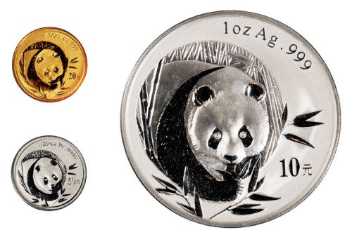 2003年熊猫纪念币一套三枚，其中包括面值10元，重量1盎司银币一枚；面值50元，重量1/20盎司铂币一枚；面值20元，重量1/20盎司金币一枚，金币、银币成色均为99.9%，铂币成色99.95%，包