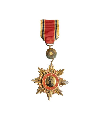 民国三十四年（1945年）蒋介石像八年抗战纪念胜利纪念章