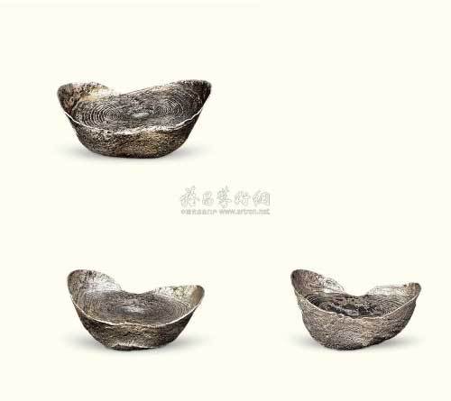 明代无文螺丝纹五两银锭一组三枚