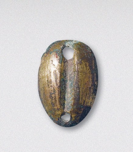 战国鎏金铜贝（高24.5mm）