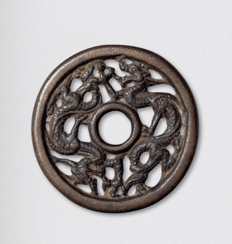 辽代双龙镂空花钱（直径58mm）