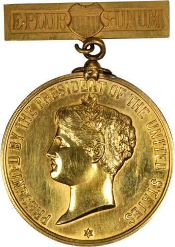 1917 State Department Life Saving Medal Presented by the President. Gold. 35.7 mm x 49.6 mm. 32.8 gr