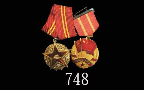 国务院赠友谊纪念章及中苏友谊万岁纪念章，均配绶带。均未使用PRC, Commemorative Medals of Friendship & the Ever Lasting Friendship w