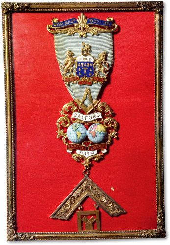 1937-38年英国“帝国提名·索尔福德·诚信与勤勉”金镶珐琅嘉奖章一枚