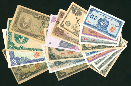 1940-70年代日本及南韩钞票19枚一组，包括很多日本入侵东南亚时期发行之纸币1952年南韩1000圜，品相不一，敬请预覧，售后不接受退货