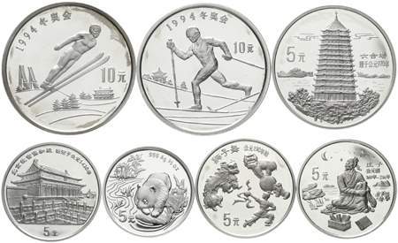 Lots der Volksrepublik China ab 1949 7 Silbermunzen: 5 Yuan Panda 1997, sonst Gedenkmunzen aus 1994 