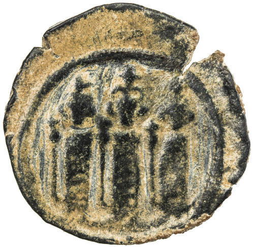 Islamic - Early Pre-Reform，ARAB-BYZANTINE: Three Standing Figures, ca. 680-700, AE fals (3.57g), Tab
