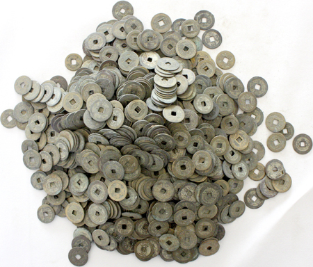 Lots bis 1949 Ca. 1000 Cashmunzen der Qing-Dynastie.   untersch. Erh.