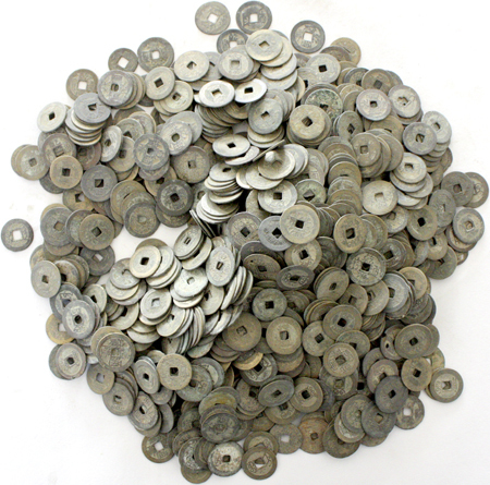 Lots bis 1949 Ca. 1000 Cashmunzen der Qing-Dynastie.   untersch. Erh.