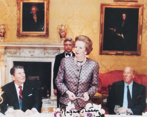  英国首相铁娘子撒切尔夫人 亲笔签名照片