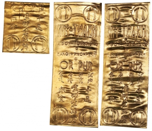  1920-45年越南金清金匠金片钱三枚，14.57克， 14.67克， 7.93g，.999金，地名西贡市, 河内，附原包装纸，受追捧