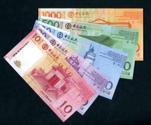 2005年澳门中国银行补版10、20、100、500及1000元一组5枚，UNC品相 Banco da China, Macau, a partial set of 2008 replacement,