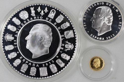  西班牙钱币3枚一组， Spain, a set of gold proof 20 euros, silver proof 10 and 50 euros, 2013, Juan Carlos I 75