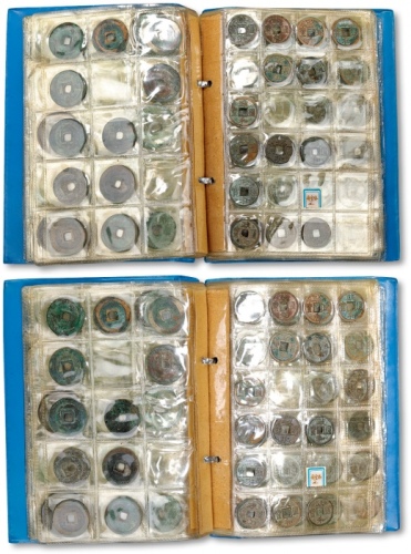  钱币收藏册共六册，内含历代钱币约625余枚，品种繁多，品相不一，可见收藏十分用心，沪上前辈藏家旧藏，敬请现场预览