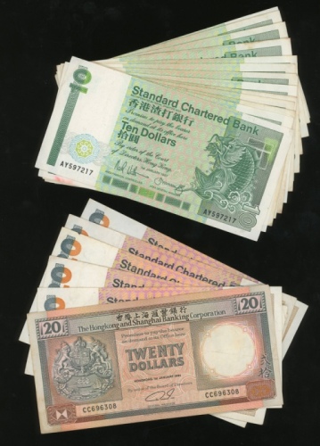  香港纸钞一组33枚， Hong Kong, a group of 33 notes from various banknote issuers, most come from Standard Cha
