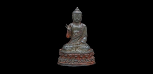  明铜制鎏金释迦牟尼佛像 