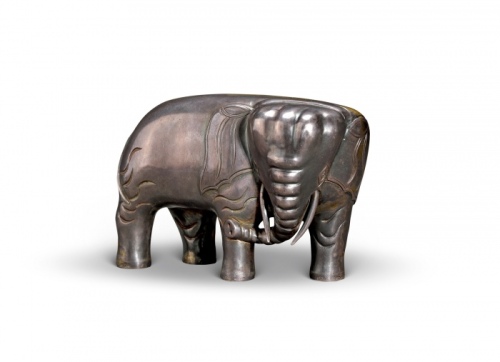  安南“绍治六年奉造·银重九两二钱五分”吉象摆件一只，重：351.4g，造型优美，包浆醇正，保存完好