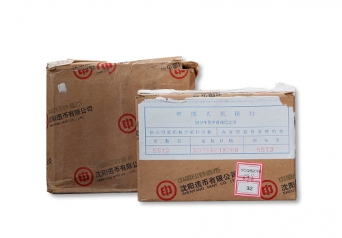  2013年鸡年贺岁流通纪念币原包约500枚，2015年羊年贺岁流通纪念币原盒约200枚，共计约700枚