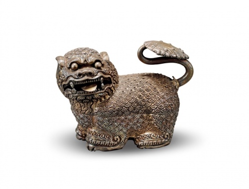  早期银狮一只，重：177g，造型优美，海外回流，完全未使用品