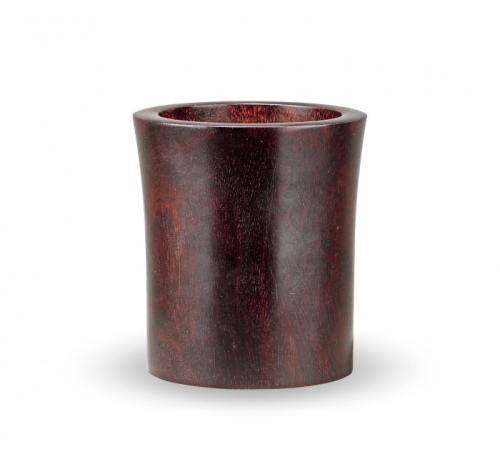  小叶紫檀笔筒一件，直径：122.2mm，高：136mm，色泽深沉，包浆自然，保存完好