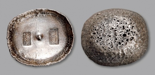  清四川“巴县·裕康”十两银锭一枚，重：362.3g，打制清晰，字戳完整，铸造规范，原味深色包浆，应为西南地区贸易用银，少见，完全未流通品