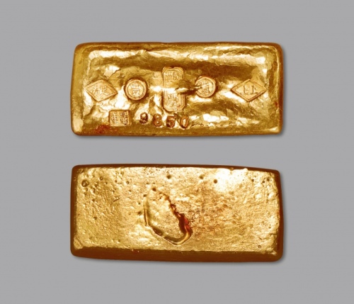  民国“兰州X庆·上上·足赤·丰·丰·重量9.850”十两金条一枚，重308：g，色泽纯正，金中泛红，戳记清晰可见，品相一流，十分难得，海外资深藏家旧藏，完全未使用品