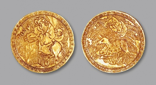  “福禄”背“人物”金质刻花钱一枚，齿边，直径：28.4mm，重：8.7g，纹饰清晰，极美品