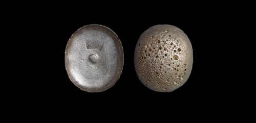  清云南加定十两型圆形银锭 华夏评级UNC