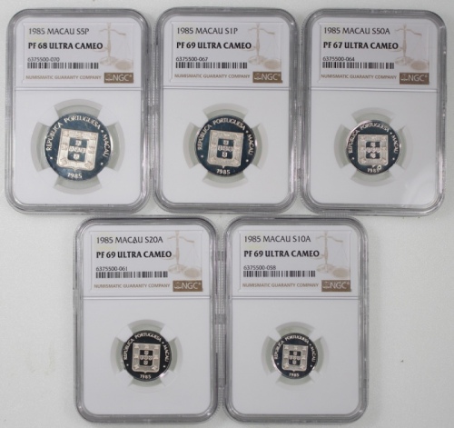  1985年澳门精铸币一套5枚，包括1、2、5毫，1及5元，5毫评NGC PF67 Ultra Cameo，5元PF 68 Ultra Cameo，其餘均為PF 69 Ultra Cameo，#6375
