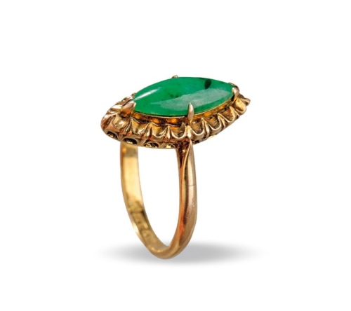  上海“久昌珠钻号”18K金镶翡翠戒指一枚，此号址设“山西路一三五号”，带原盒，少见，保存上佳