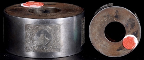  民国云南长城图印花税票2分钢制滚版，直径68mm，厚度32mm，刻印云南长城图2分印花税票四个