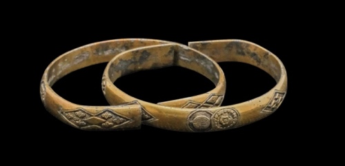  清包金银手镯一对 