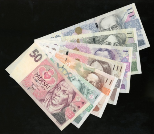  1993-2009年捷克纸币一组七枚，由伍拾至伍仟克朗，编号A06423232、F71309111、E76943511、E47234303、H89586494、D84058752及C14494444，