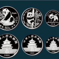 1990年中国人民银行发行套装白金熊猫纪念币一套三枚