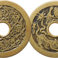 清“驱邪降福”背人物五毒苏炉花钱一枚，直径44.4mm，极美品