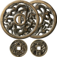 镂空花钱一枚、吉祥图案花钱一枚，直径分别为58.2mm、26.5mm