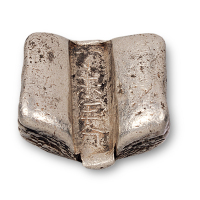 清代云南“丁未年分”三两单槽锭一枚，重量：85.5克，此品种极少见