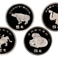 1990年中国出土文物青铜器纪念银币第一组全套四枚，均为精制，面值5元，重量15克，成色均为90%，发行量5000套，附原盒及证书