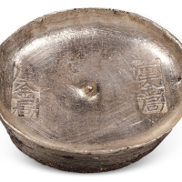 清代四川“厘金局，厘金局”双戳十两圆锭一枚，重量：366.9克，通体无伤，保存完好