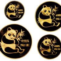 1982年熊猫纪念金币全套四枚，均为普制，无面值，重量分别为1/10盎司、1/4盎司、1/2盎司、1盎司，成色均为99.9%，无证书