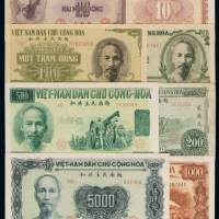 1951年越南民主共和国纸币拾元至伍仟元八枚全套，八成至全新1950年边疆战役胜利后，在自由区仍流通越南纸币、信票、接济票、交换票的同时，胡志明主席于1951年6月5日签署关于设立越南国家银行和发行新