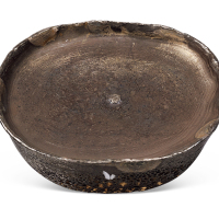 清代四川十两素面圆锭一枚，重量：357.9克，原色包浆，十两川锭标准器，品相极佳