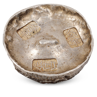 清代浙江“念八年 泰昌”五两圆锭一枚，重量：181.7克，原光，银质洁白温润，品相极佳